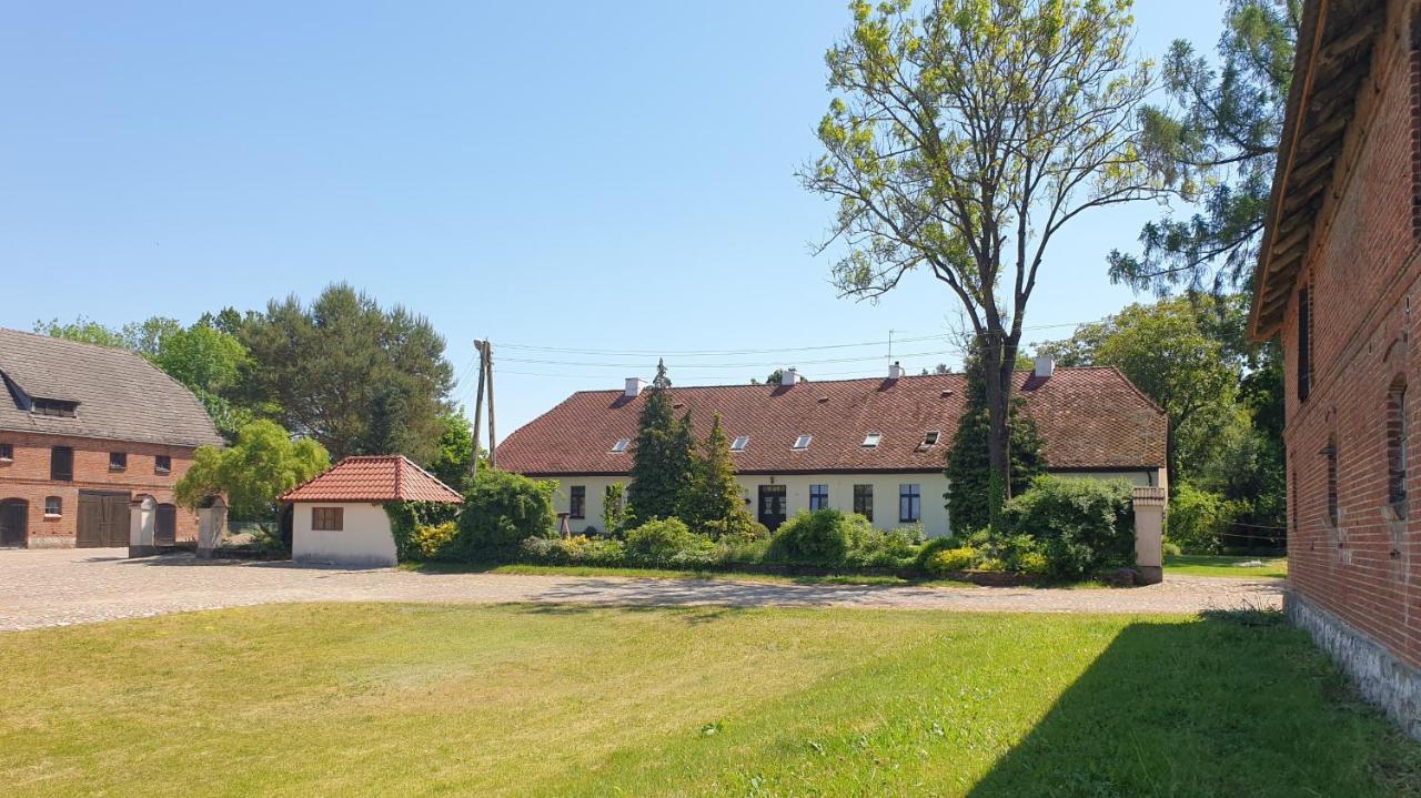 Folwark Goscino-Dwor Bed & Breakfast Bagian luar foto