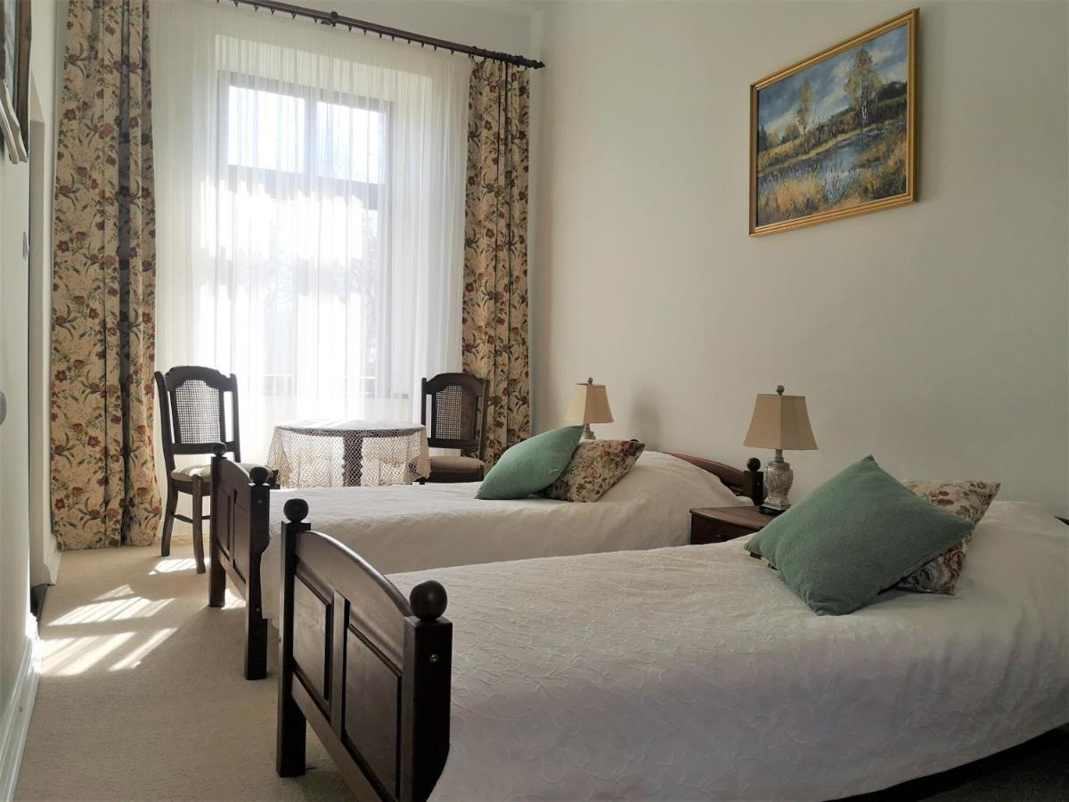 Folwark Goscino-Dwor Bed & Breakfast Bagian luar foto