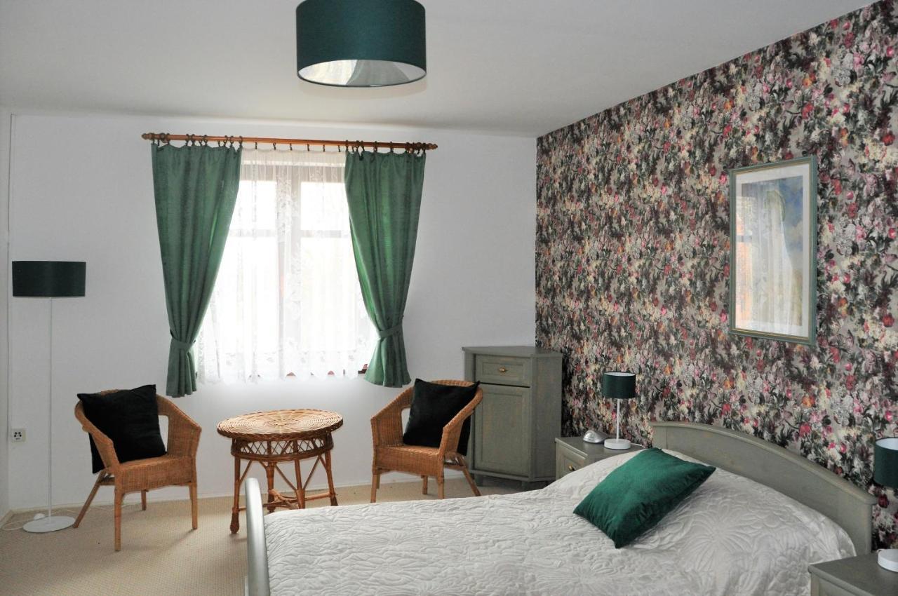 Folwark Goscino-Dwor Bed & Breakfast Bagian luar foto